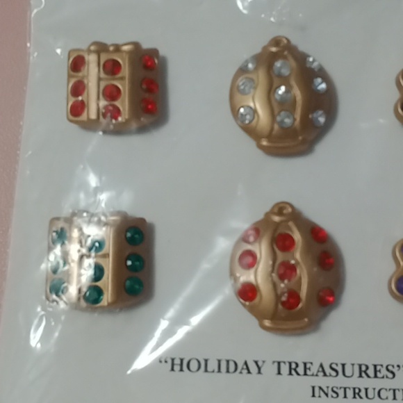 Vintage Diane Von Furstenberg Holiday Treasures Button Covers New Dead stock - Picture 3 of 6